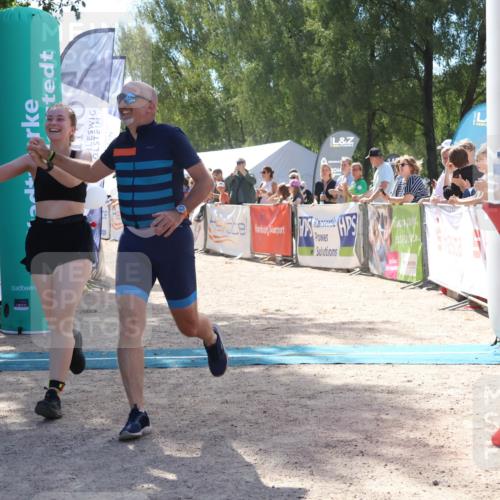 07.09.2025 - 19. Norderstedt Triathlon Zöllner http://msf.ph/oto/8789560 07.09.2025 13:52:13 Ziel 324 meine-sportfotos.de