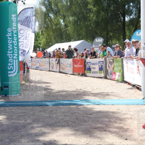 07.09.2025 - 19. Norderstedt Triathlon Zöllner http://msf.ph/oto/8789571 07.09.2025 13:52:15 Ziel 324 meine-sportfotos.de