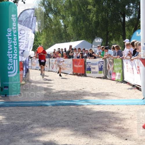 07.09.2025 - 19. Norderstedt Triathlon Zöllner http://msf.ph/oto/8789592 07.09.2025 13:52:49 Ziel 360 meine-sportfotos.de