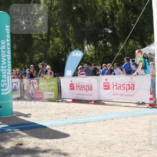 07.09.2025 - 19. Norderstedt Triathlon Zöllner http://msf.ph/oto/8789593 07.09.2025 15:16:20 Ziel 962, 1037, 1038 meine-sportfotos.de