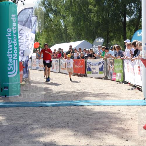 07.09.2025 - 19. Norderstedt Triathlon Zöllner http://msf.ph/oto/8789600 07.09.2025 13:52:50 Ziel 360 meine-sportfotos.de