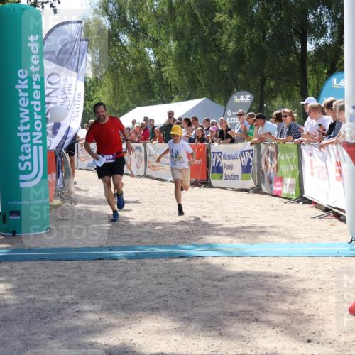07.09.2025 - 19. Norderstedt Triathlon Zöllner http://msf.ph/oto/8789611 07.09.2025 13:52:51 Ziel 360 meine-sportfotos.de