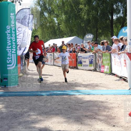 07.09.2025 - 19. Norderstedt Triathlon Zöllner http://msf.ph/oto/8789614 07.09.2025 13:52:51 Ziel 360 meine-sportfotos.de