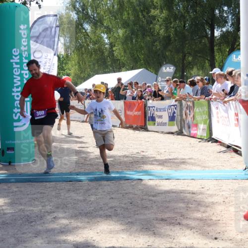 07.09.2025 - 19. Norderstedt Triathlon Zöllner http://msf.ph/oto/8789621 07.09.2025 13:52:51 Ziel 360 meine-sportfotos.de