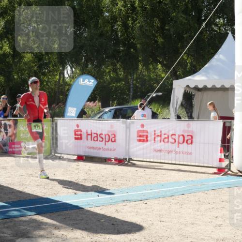 07.09.2025 - 19. Norderstedt Triathlon Zöllner http://msf.ph/oto/8789628 07.09.2025 15:16:55 Ziel 975 meine-sportfotos.de