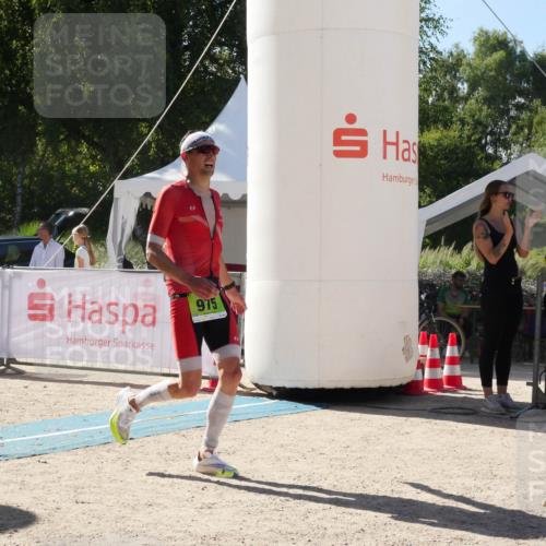 07.09.2025 - 19. Norderstedt Triathlon Zöllner http://msf.ph/oto/8789631 07.09.2025 15:16:57 Ziel 975 meine-sportfotos.de