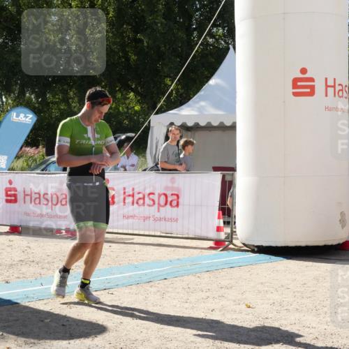 07.09.2025 - 19. Norderstedt Triathlon Zöllner http://msf.ph/oto/8789643 07.09.2025 15:17:54 Ziel 1004 meine-sportfotos.de