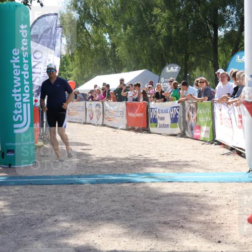 07.09.2025 - 19. Norderstedt Triathlon Zöllner http://msf.ph/oto/8789651 07.09.2025 13:52:54 Ziel 360 meine-sportfotos.de