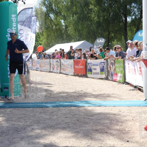 07.09.2025 - 19. Norderstedt Triathlon Zöllner http://msf.ph/oto/8789655 07.09.2025 13:52:54 Ziel 360 meine-sportfotos.de