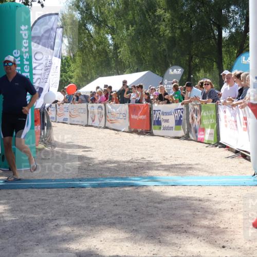 07.09.2025 - 19. Norderstedt Triathlon Zöllner http://msf.ph/oto/8789657 07.09.2025 13:52:55 Ziel 360 meine-sportfotos.de