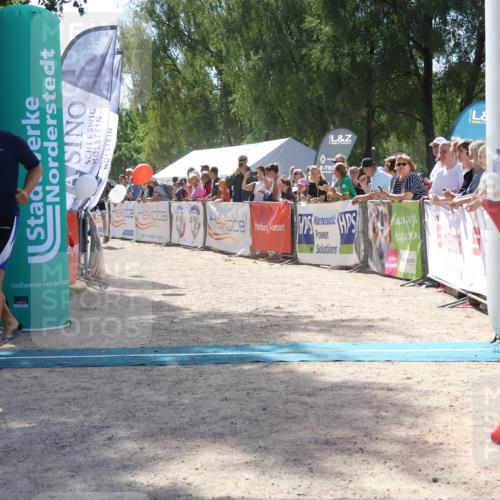 07.09.2025 - 19. Norderstedt Triathlon Zöllner http://msf.ph/oto/8789659 07.09.2025 13:52:55 Ziel 360 meine-sportfotos.de