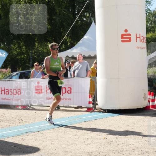 07.09.2025 - 19. Norderstedt Triathlon Zöllner http://msf.ph/oto/8789669 07.09.2025 15:18:28 Ziel 876, 1007 meine-sportfotos.de