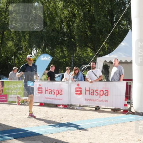 07.09.2025 - 19. Norderstedt Triathlon Zöllner http://msf.ph/oto/8789674 07.09.2025 15:18:33 Ziel 876, 1007 meine-sportfotos.de