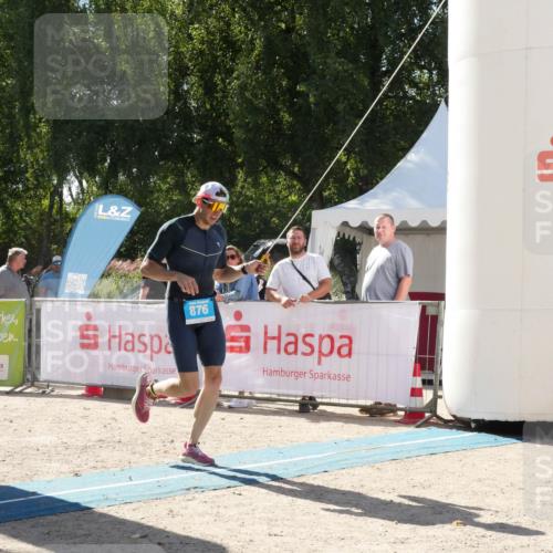 07.09.2025 - 19. Norderstedt Triathlon Zöllner http://msf.ph/oto/8789678 07.09.2025 15:18:33 Ziel 876, 1007 meine-sportfotos.de