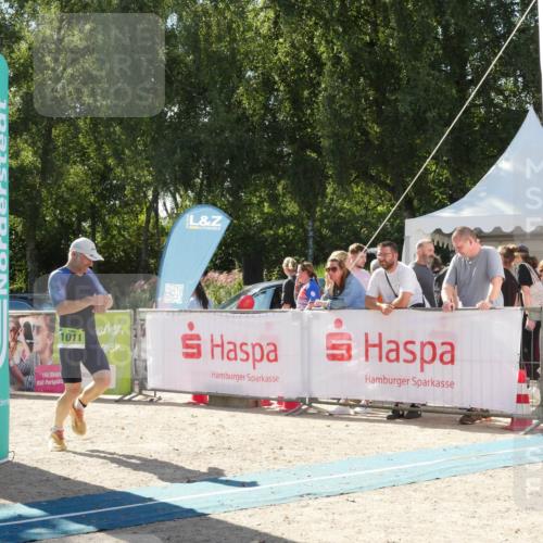07.09.2025 - 19. Norderstedt Triathlon Zöllner http://msf.ph/oto/8789686 07.09.2025 15:19:04 Ziel 1011 meine-sportfotos.de