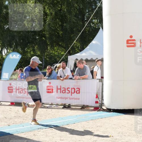 07.09.2025 - 19. Norderstedt Triathlon Zöllner http://msf.ph/oto/8789689 07.09.2025 15:19:05 Ziel 1011 meine-sportfotos.de