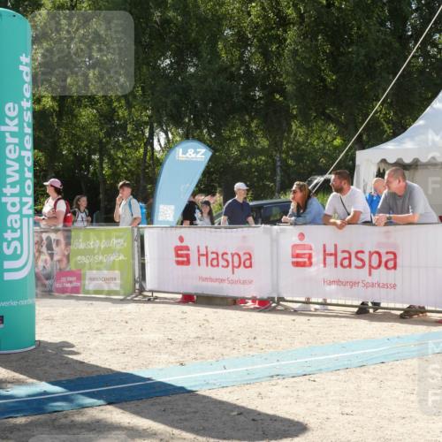 07.09.2025 - 19. Norderstedt Triathlon Zöllner http://msf.ph/oto/8789691 07.09.2025 15:19:21 Ziel 980 meine-sportfotos.de
