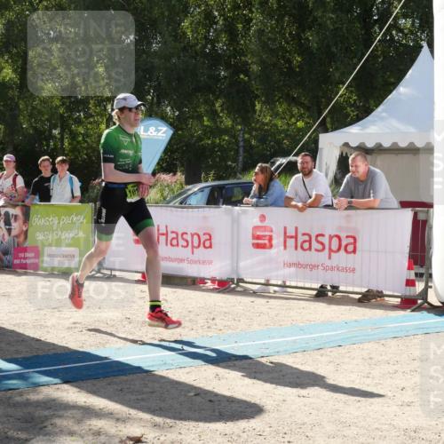 07.09.2025 - 19. Norderstedt Triathlon Zöllner http://msf.ph/oto/8789709 07.09.2025 15:19:28 Ziel 980, 1013 meine-sportfotos.de