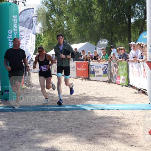 07.09.2025 - 19. Norderstedt Triathlon Zöllner http://msf.ph/oto/8789711 07.09.2025 13:53:02 Ziel 342 meine-sportfotos.de