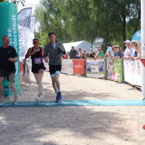 07.09.2025 - 19. Norderstedt Triathlon Zöllner http://msf.ph/oto/8789714 07.09.2025 13:53:02 Ziel 342 meine-sportfotos.de