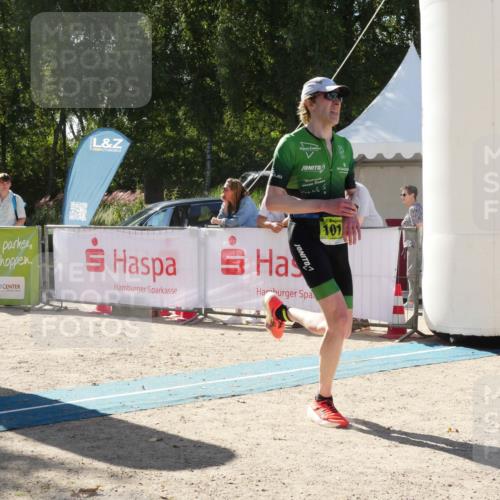 07.09.2025 - 19. Norderstedt Triathlon Zöllner http://msf.ph/oto/8789717 07.09.2025 15:19:28 Ziel 980, 1013 meine-sportfotos.de
