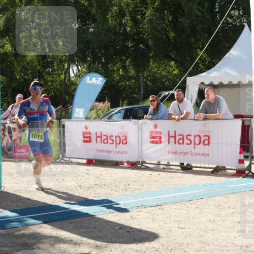 07.09.2025 - 19. Norderstedt Triathlon Zöllner http://msf.ph/oto/8789723 07.09.2025 15:19:51 Ziel 1018 meine-sportfotos.de