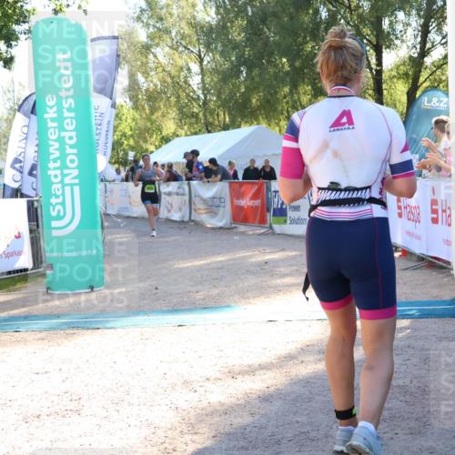 07.09.2025 - 19. Norderstedt Triathlon Zöllner http://msf.ph/oto/8789731 07.09.2025 16:20:15 Ziel 450, 1414 meine-sportfotos.de