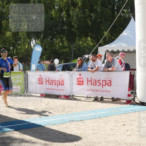 07.09.2025 - 19. Norderstedt Triathlon Zöllner http://msf.ph/oto/8789734 07.09.2025 15:20:18 Ziel 1039 meine-sportfotos.de