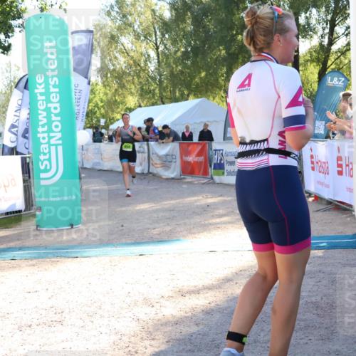 07.09.2025 - 19. Norderstedt Triathlon Zöllner http://msf.ph/oto/8789749 07.09.2025 16:20:17 Ziel 450, 1414 meine-sportfotos.de