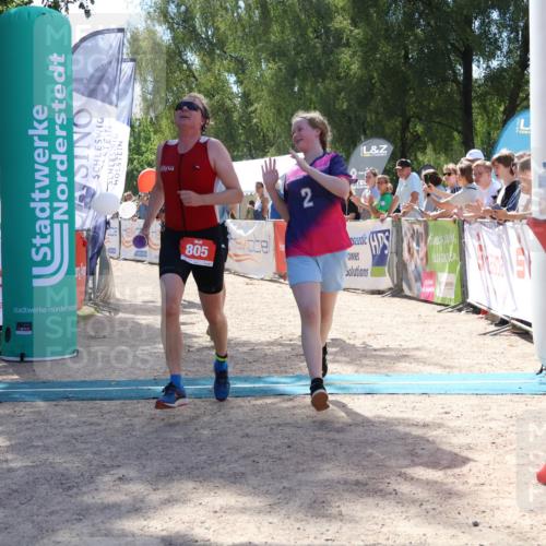 07.09.2025 - 19. Norderstedt Triathlon Zöllner http://msf.ph/oto/8789758 07.09.2025 13:53:49 Ziel 230, 790, 805 meine-sportfotos.de