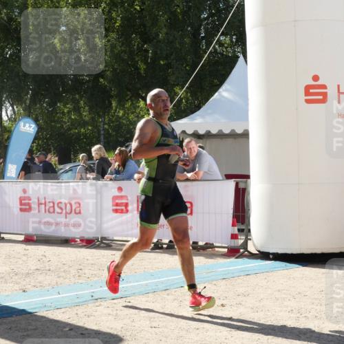 07.09.2025 - 19. Norderstedt Triathlon Zöllner http://msf.ph/oto/8789762 07.09.2025 15:20:36 Ziel 997 meine-sportfotos.de