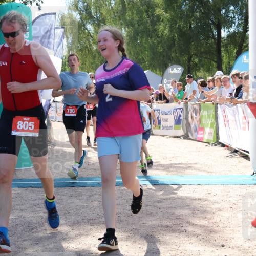 07.09.2025 - 19. Norderstedt Triathlon Zöllner http://msf.ph/oto/8789769 07.09.2025 13:53:49 Ziel 230, 790, 805 meine-sportfotos.de