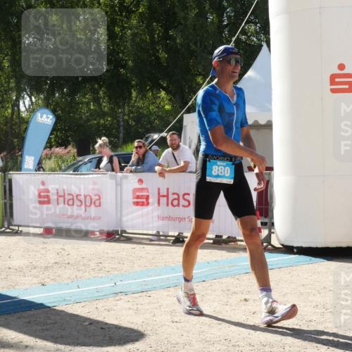 07.09.2025 - 19. Norderstedt Triathlon Zöllner http://msf.ph/oto/8789794 07.09.2025 15:21:01 Ziel 880 meine-sportfotos.de