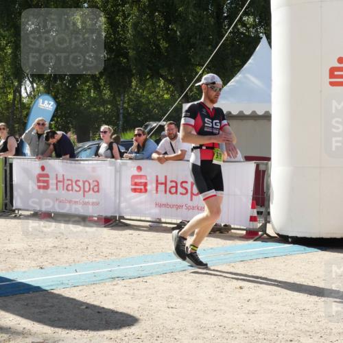 07.09.2025 - 19. Norderstedt Triathlon Zöllner http://msf.ph/oto/8789822 07.09.2025 15:21:54 Ziel 979, 1014 meine-sportfotos.de