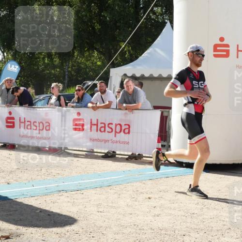 07.09.2025 - 19. Norderstedt Triathlon Zöllner http://msf.ph/oto/8789826 07.09.2025 15:21:55 Ziel 979, 1014 meine-sportfotos.de