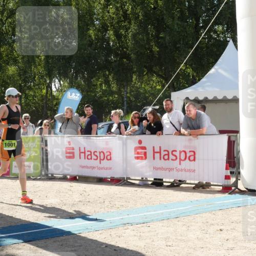 07.09.2025 - 19. Norderstedt Triathlon Zöllner http://msf.ph/oto/8789828 07.09.2025 15:22:11 Ziel 1001 meine-sportfotos.de