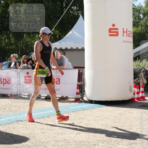 07.09.2025 - 19. Norderstedt Triathlon Zöllner http://msf.ph/oto/8789841 07.09.2025 15:22:12 Ziel 1001 meine-sportfotos.de