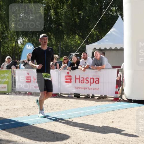 07.09.2025 - 19. Norderstedt Triathlon Zöllner http://msf.ph/oto/8789854 07.09.2025 15:22:27 Ziel 1036 meine-sportfotos.de