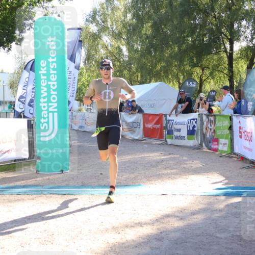 07.09.2025 - 19. Norderstedt Triathlon Zöllner http://msf.ph/oto/8789860 07.09.2025 16:21:32 Ziel 510 meine-sportfotos.de