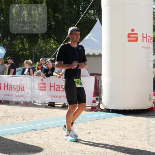 07.09.2025 - 19. Norderstedt Triathlon Zöllner http://msf.ph/oto/8789862 07.09.2025 15:22:27 Ziel 1036 meine-sportfotos.de