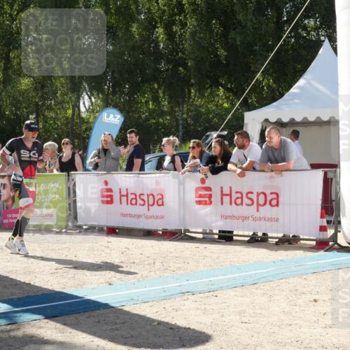 07.09.2025 - 19. Norderstedt Triathlon Zöllner http://msf.ph/oto/8789865 07.09.2025 15:22:37 Ziel 985 meine-sportfotos.de