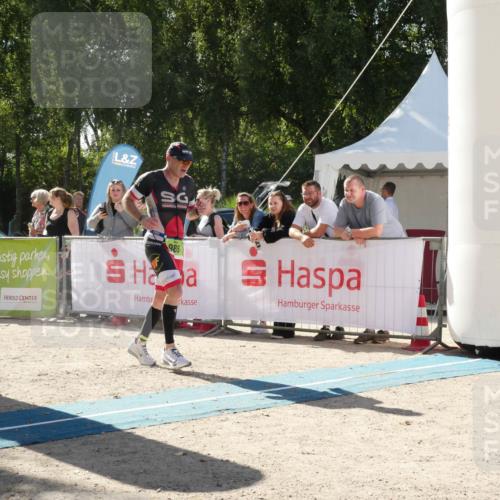 07.09.2025 - 19. Norderstedt Triathlon Zöllner http://msf.ph/oto/8789873 07.09.2025 15:22:37 Ziel 985 meine-sportfotos.de