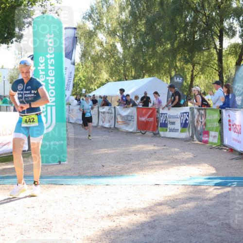 07.09.2025 - 19. Norderstedt Triathlon Zöllner http://msf.ph/oto/8789890 07.09.2025 16:21:39 Ziel 379, 442 meine-sportfotos.de