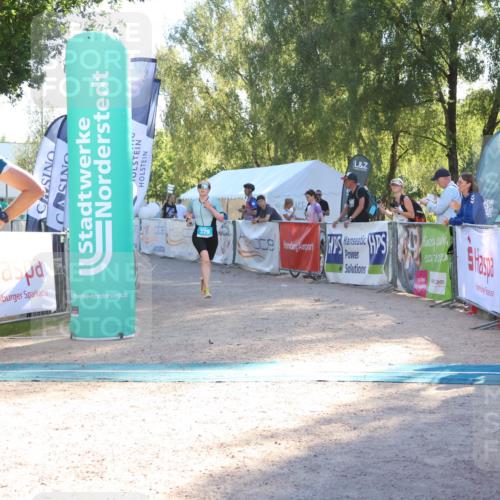 07.09.2025 - 19. Norderstedt Triathlon Zöllner http://msf.ph/oto/8789895 07.09.2025 16:21:40 Ziel 379, 442 meine-sportfotos.de