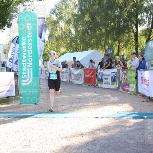 07.09.2025 - 19. Norderstedt Triathlon Zöllner http://msf.ph/oto/8789909 07.09.2025 16:21:41 Ziel 379, 442 meine-sportfotos.de