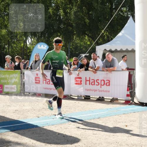 07.09.2025 - 19. Norderstedt Triathlon Zöllner http://msf.ph/oto/8789913 07.09.2025 15:23:15 Ziel 999, 1016 meine-sportfotos.de