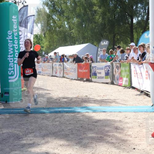 07.09.2025 - 19. Norderstedt Triathlon Zöllner http://msf.ph/oto/8789916 07.09.2025 13:55:12 Ziel 321, 842 meine-sportfotos.de