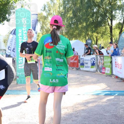 07.09.2025 - 19. Norderstedt Triathlon Zöllner http://msf.ph/oto/8789950 07.09.2025 16:22:02 Ziel 504, 522, 541 meine-sportfotos.de