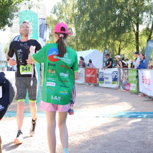07.09.2025 - 19. Norderstedt Triathlon Zöllner http://msf.ph/oto/8789960 07.09.2025 16:22:03 Ziel 504, 522, 541 meine-sportfotos.de