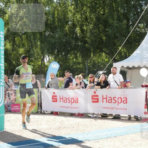 07.09.2025 - 19. Norderstedt Triathlon Zöllner http://msf.ph/oto/8789962 07.09.2025 15:24:34 Ziel 978, 1469 meine-sportfotos.de